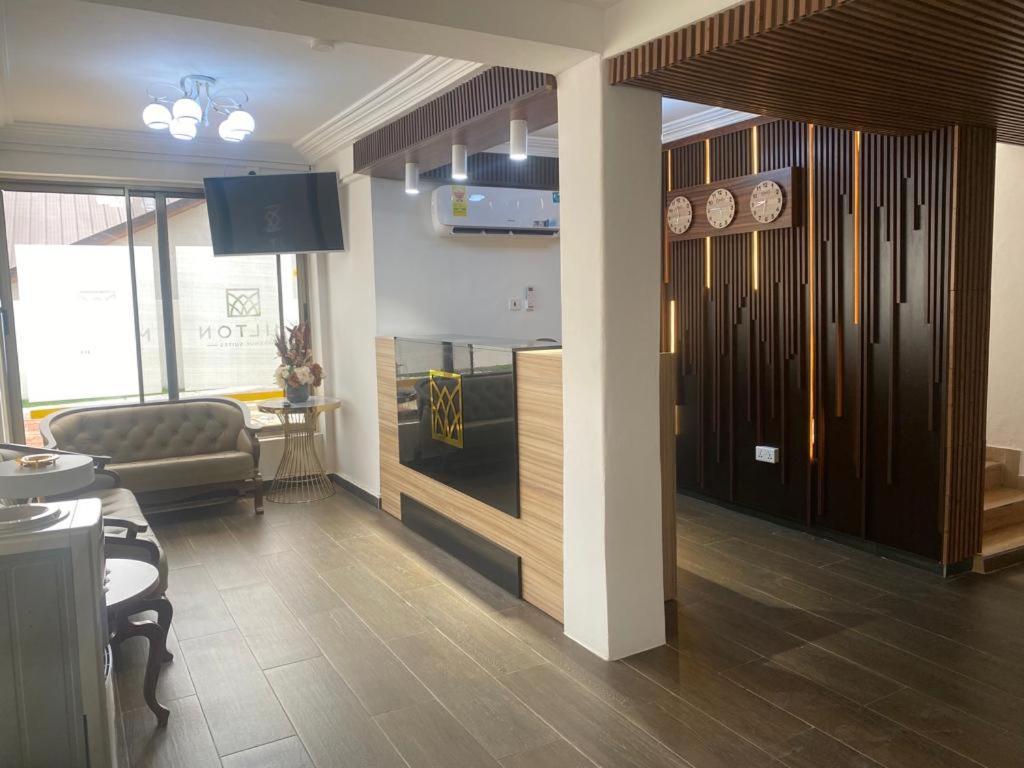 Milton Avenue Suites Аккра Екстер'єр фото
