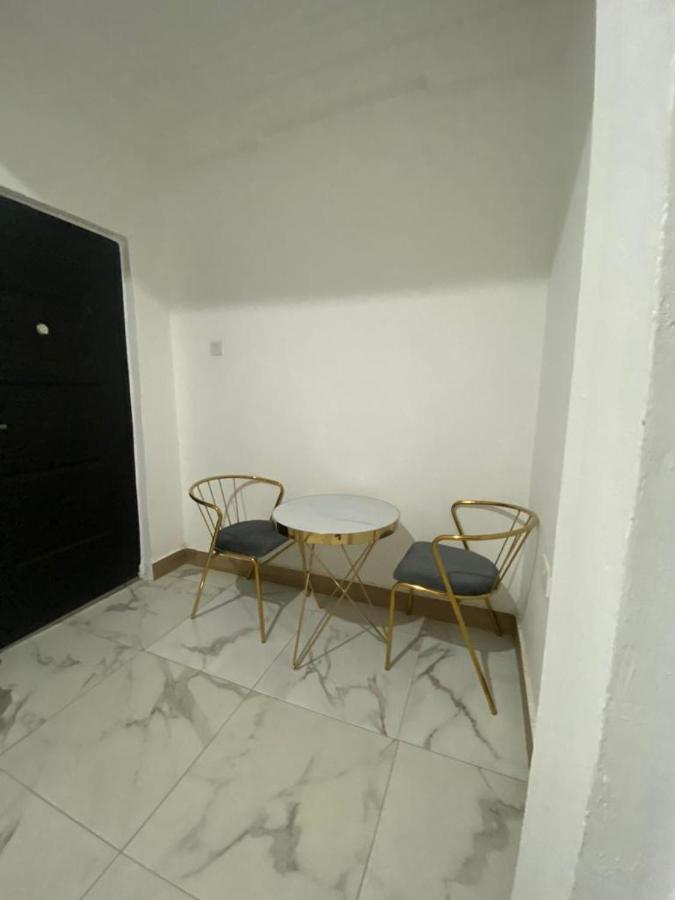 Milton Avenue Suites Аккра Екстер'єр фото